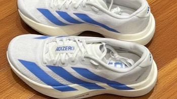 Adidas Adizero Evo SL：白蓝配色，舒适缓震！
