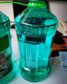 龟牌樱桃爽玻璃水去油膜