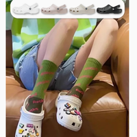 Crocs 卡骆驰经典洞洞鞋：夏日时尚与舒适的完美融合