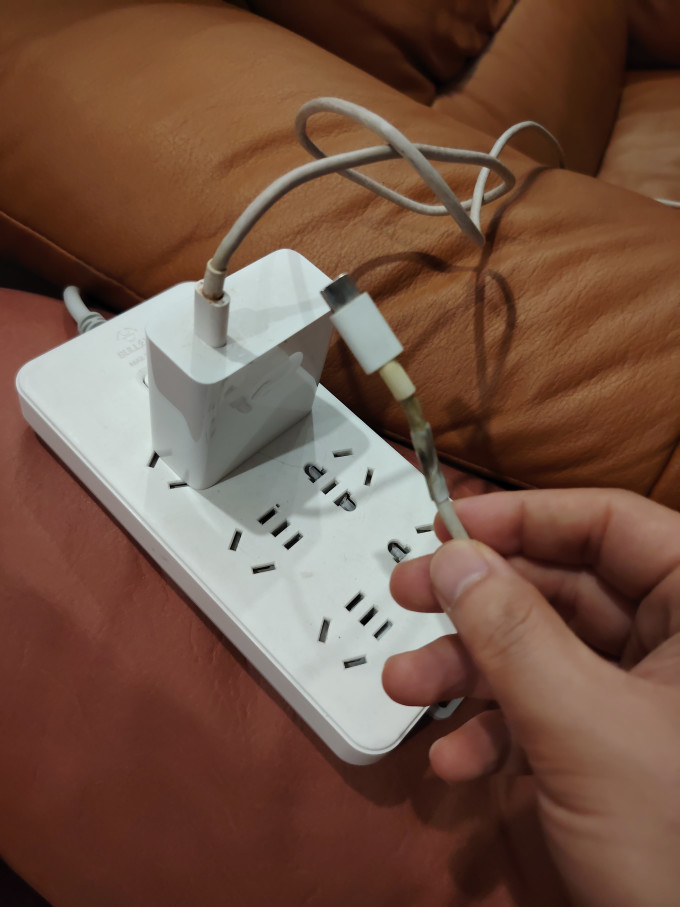 荣耀充电器