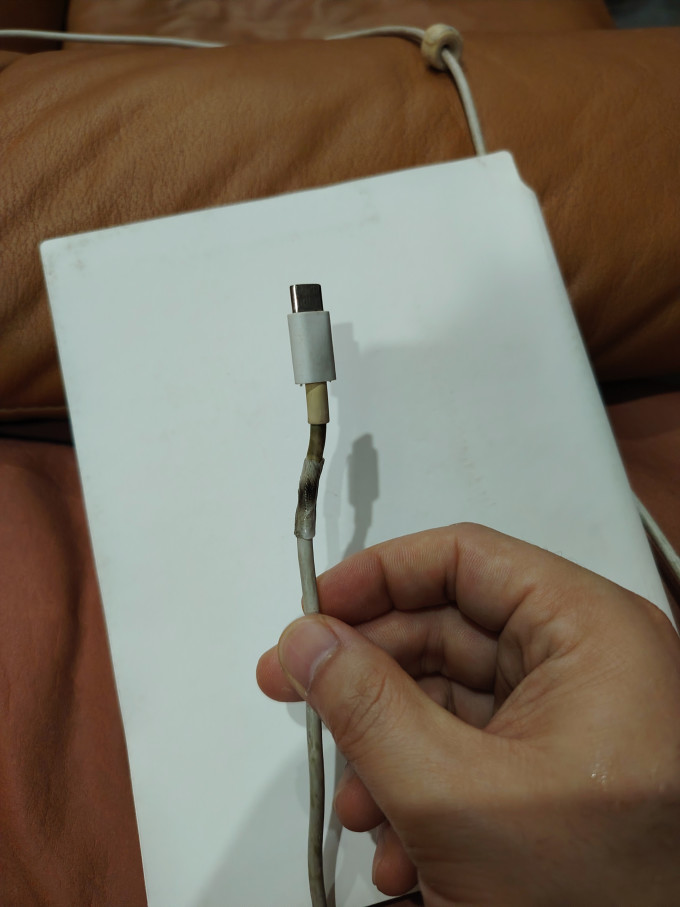 荣耀充电器
