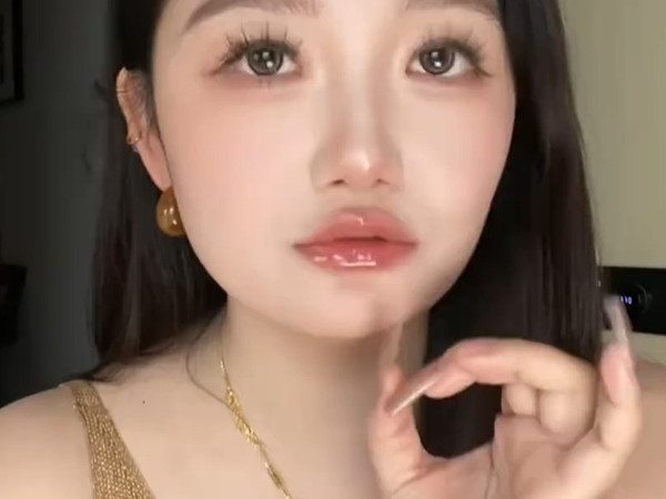 夏日“吊带”指南！#芬斯狄娜一片棉#胸贴