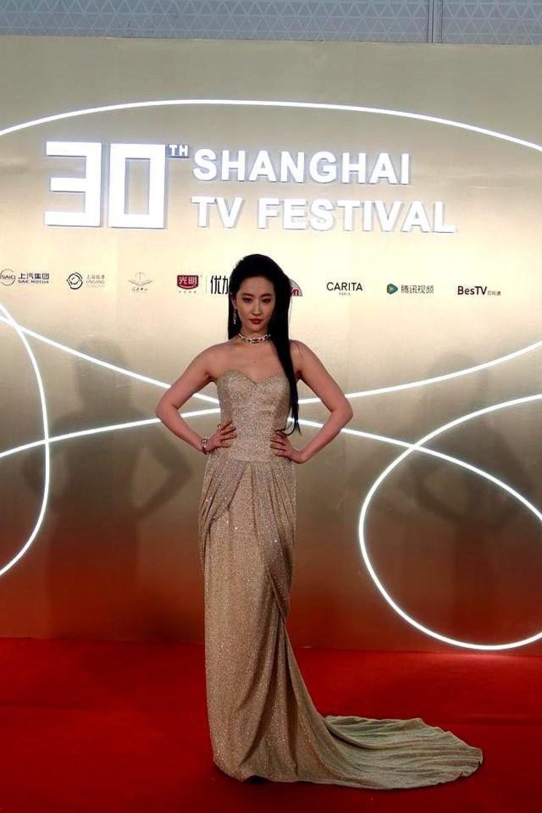 2025白玉兰红毯突围战:生图时代明星松弛感与多元审美成赢家