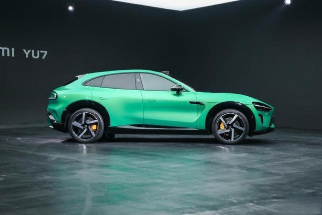 小米SUV YU7售25.35万起 835km续航硬刚Model Y 首销28万台破纪录