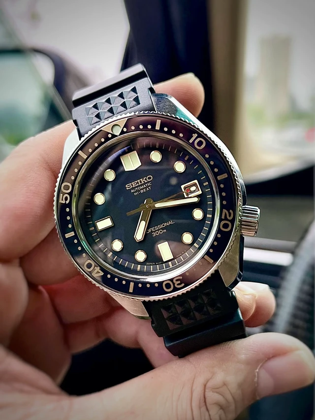 Seiko精工元祖MM SLA025。精工在2018年的巴塞尔表展上发布了这款腕表，型号为SBEX007/SLA025，复刻自1968年的6159-7001潜水表，50周年限量款，全球限量1500只，