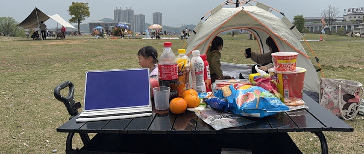 户外好货开箱，我的露营车使用场景多样