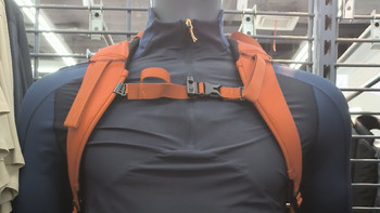 迪卡侬速干T恤：夏日户外运动的防晒利器