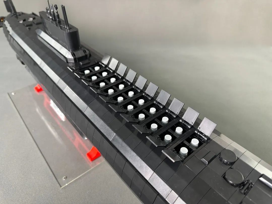 【开箱】冷战铁幕下的末日武器:潘洛斯941型核潜艇开箱测评!