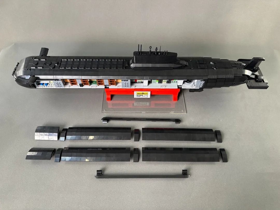 【开箱】冷战铁幕下的末日武器:潘洛斯941型核潜艇开箱测评!