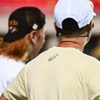 夏天最热的时候，跑者们是怎样克服高温继续跑步的？