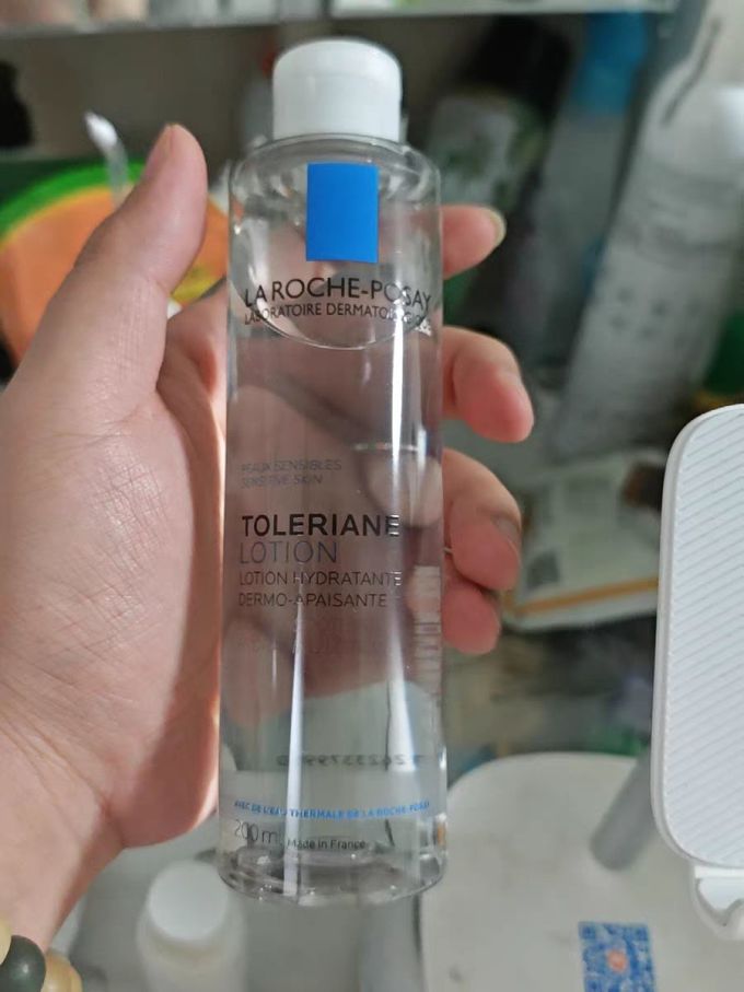 理肤泉爽肤水