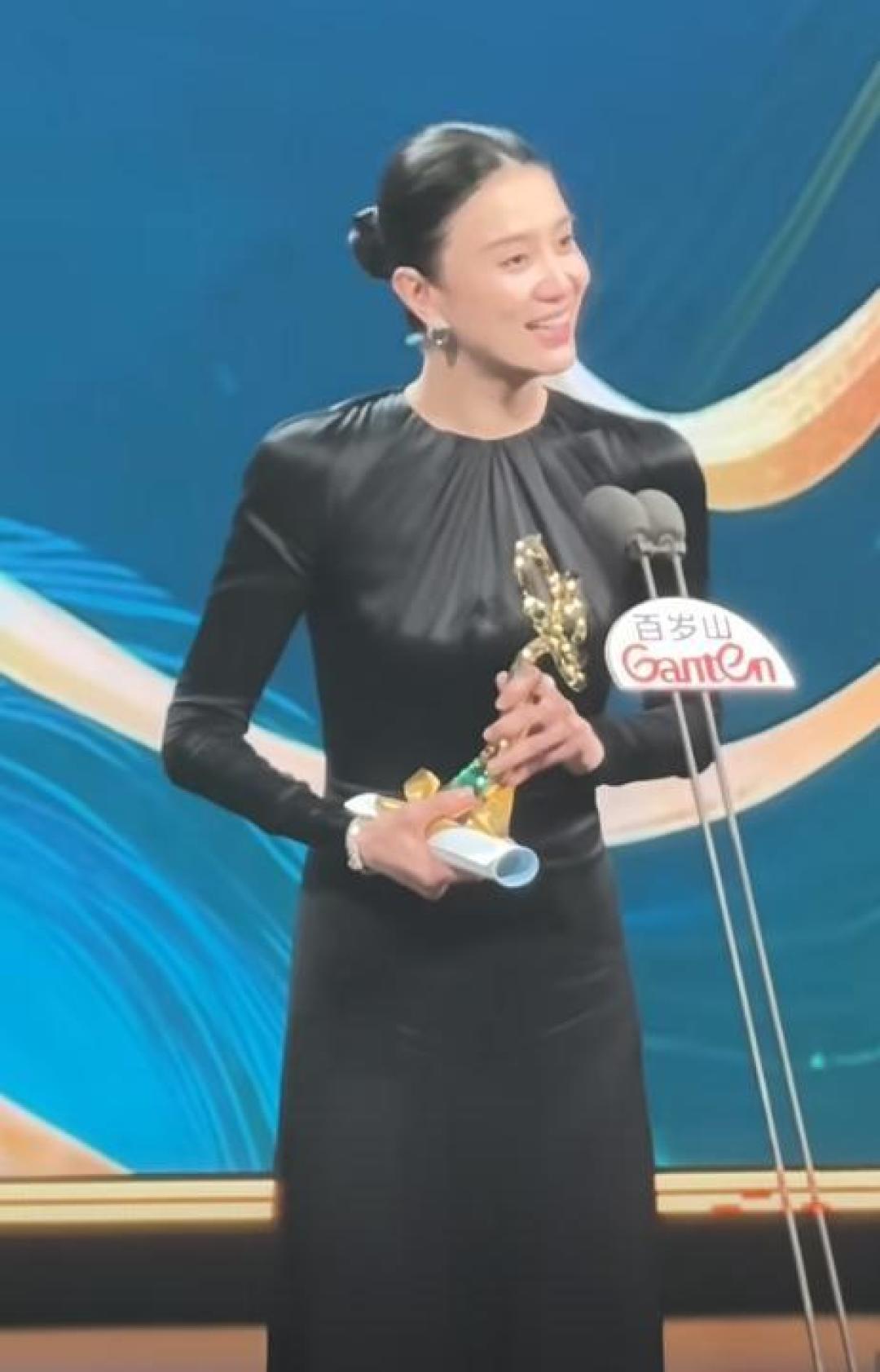 宋佳二封白玉兰视后：从形似到神似的张桂梅诠释如何定义演员职业素养