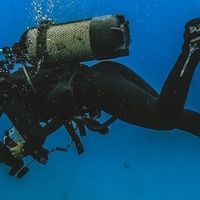 水上运动初体验：潜水装备带来的刺激与乐趣