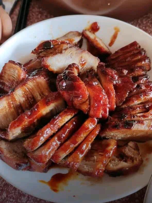 粤膳三千味叉烧：夏日食光的美味选择