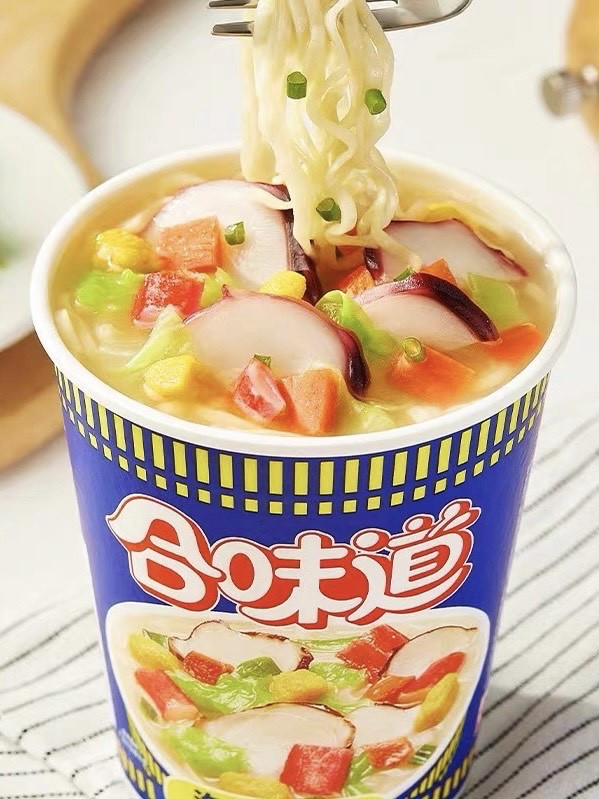 深夜饿醒的救星！日清合味道杯面让我疯狂囤货‌。