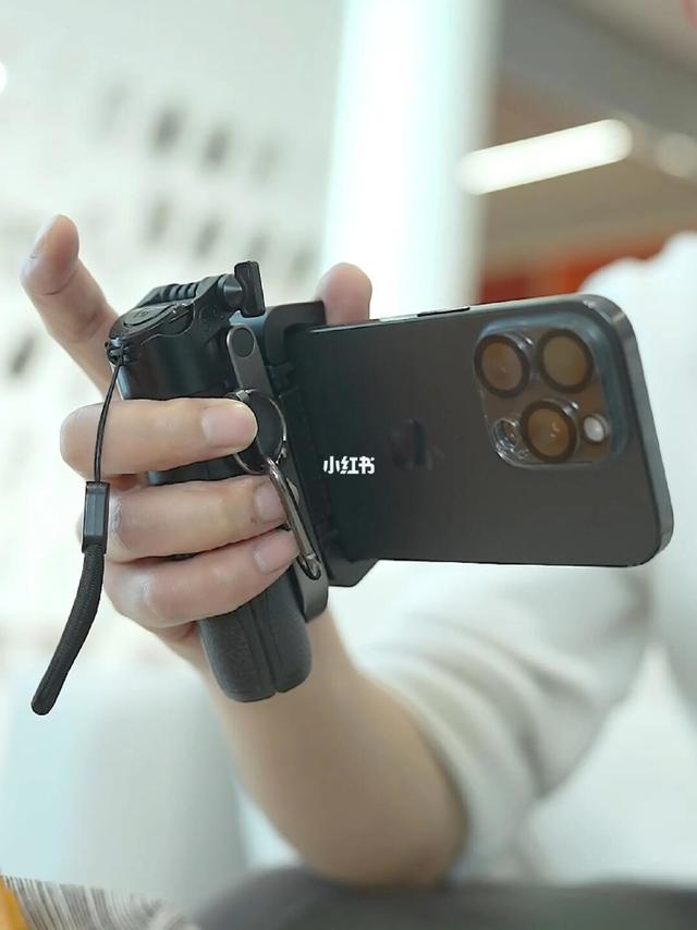 发明这个自拍杆的真的是个天才