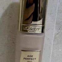 欧莱雅金致臻颜小金牌粉底液养肤保湿