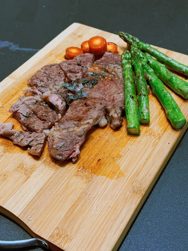 一口解锁米其林质感！黑松露黄油牛排！