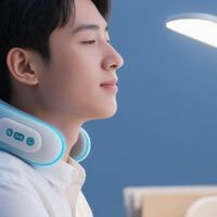 618办公族养生神器推荐，如便携式颈椎按摩器、蓝光护眼台灯。