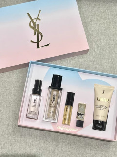 YSL化妆品套装：奢华美妆之选