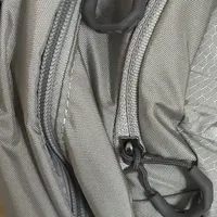 徒步党狂喜！这 20L 背包轻到像背了个空壳