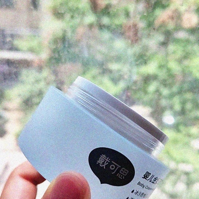 婴儿面霜是宝宝娇嫩肌肤的“守护盾”