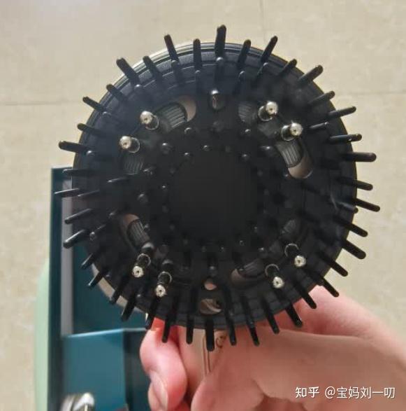 精致女孩的居家治愈法宝！飞利浦这两款使用好物让你轻松get头皮SPA+眼部按摩～