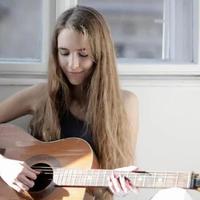 超实用！学生党吉他选购全攻略：9 款低弦距高性价比型号测评~