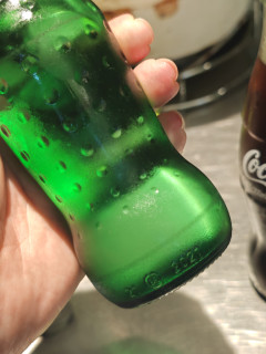 雪碧200ml玻璃瓶直接畅饮也是非常痛快
