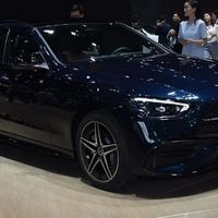 奔驰沦为“价格屠夫”！车长4米9跌至20万，配9AT提速7.8s