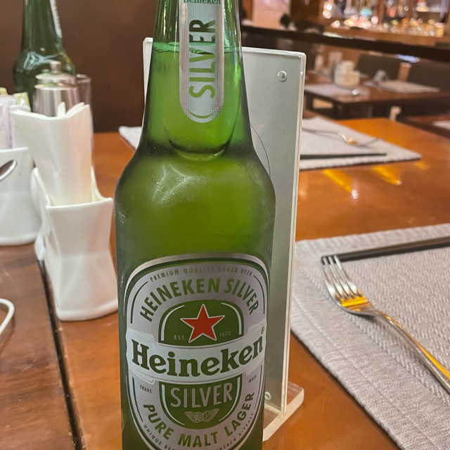喜力星银啤酒：全麦酿造的口感如何？