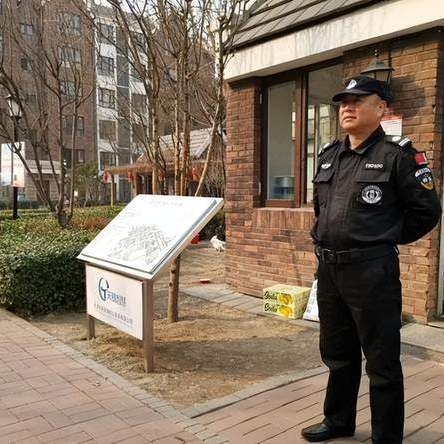为什么保安越来越难招了？连中年人也不乐意干了，原因很现实！