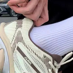 运动好货骆驼运动鞋：简约设计与舒适体验