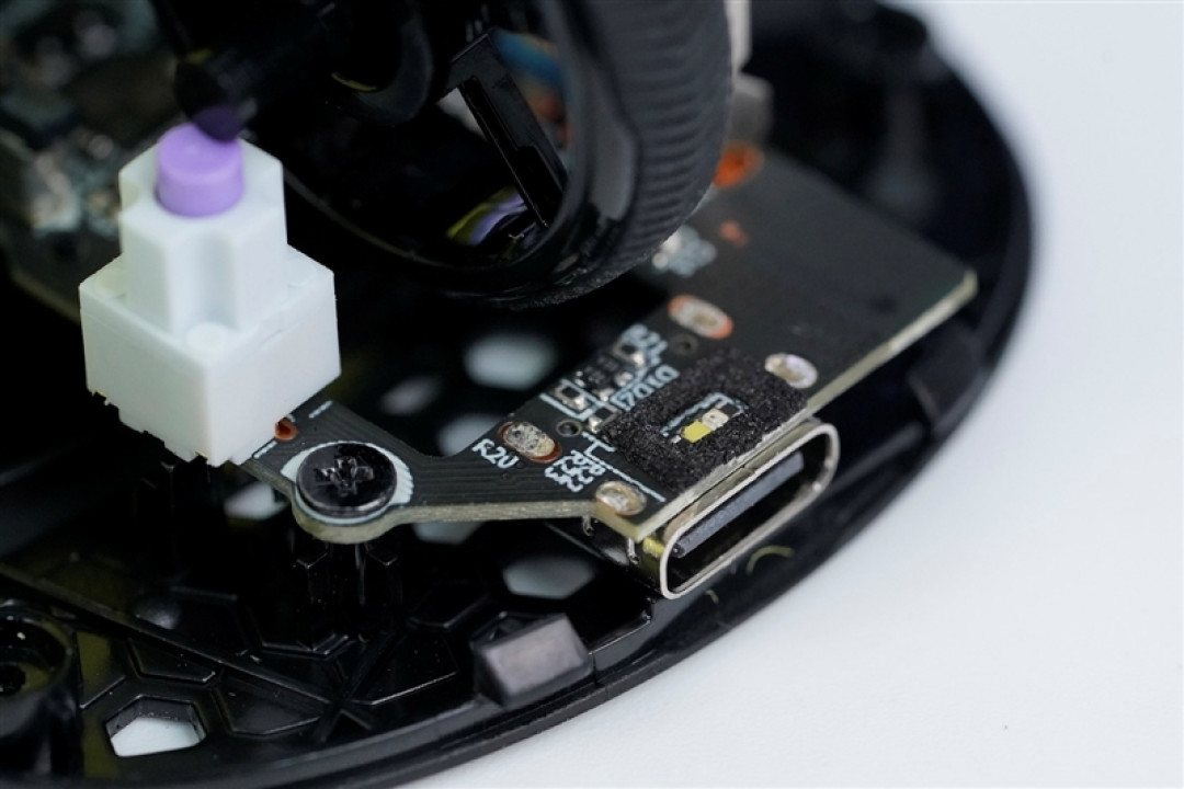 雷柏VT3s MAX鼠标评测:中小手型用户也没有被遗忘 顶尖性能的小号电竞鼠标来了