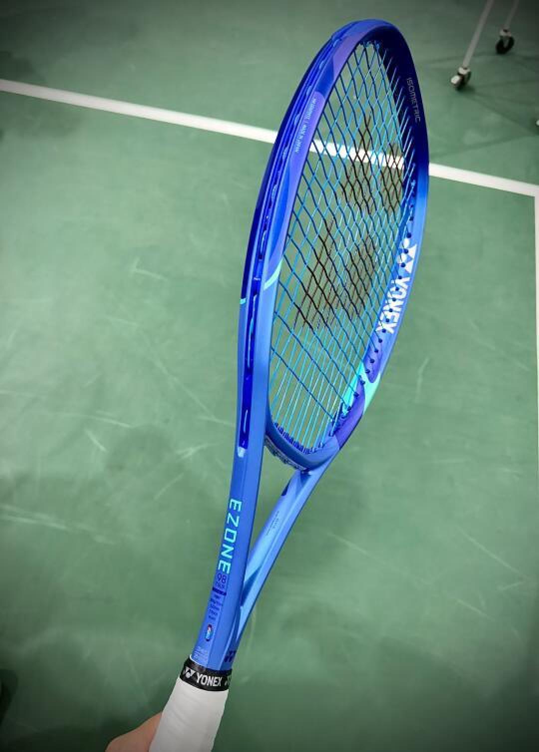 千元拍王终极对决：Babolat Pure Drive暴力输出 VS Yonex Ezone手感革命