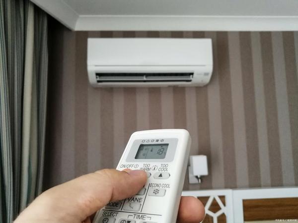 格力和美的空调怎么选？多方面分析对比，选对空调更具性价比