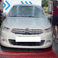 京东标准洗车，差不多洗了半小时，真香两个老外师傅洗的真干净