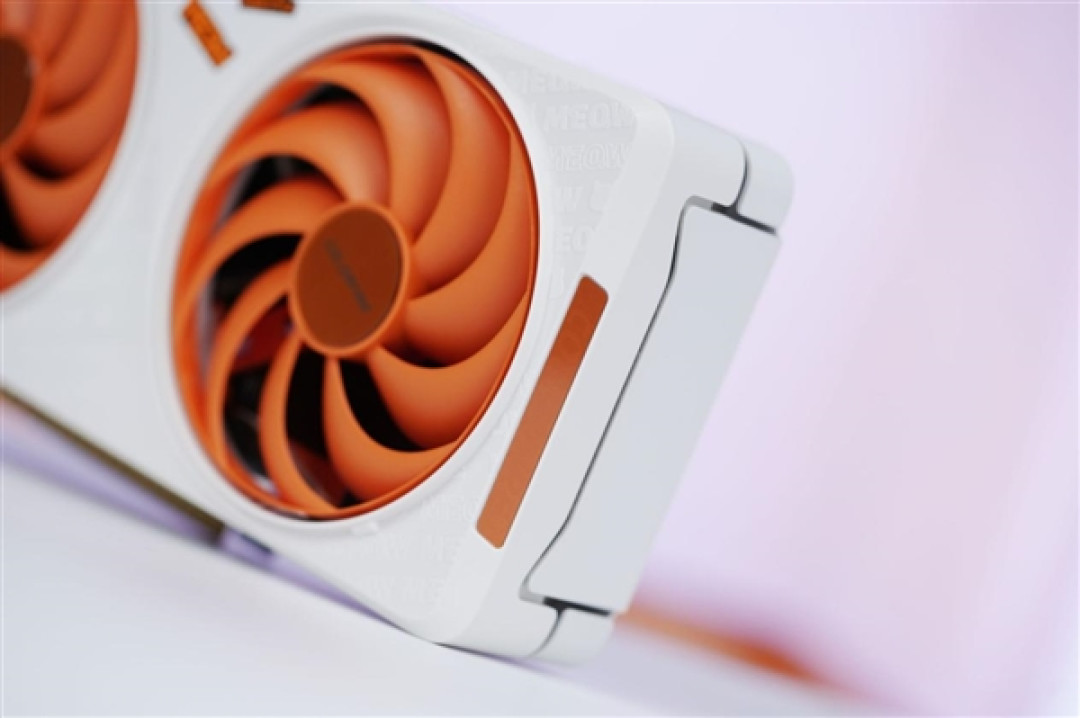 橘白小清新!七彩虹COLORFIRE RTX 5050 MEOW橘影橙DUO OC图赏