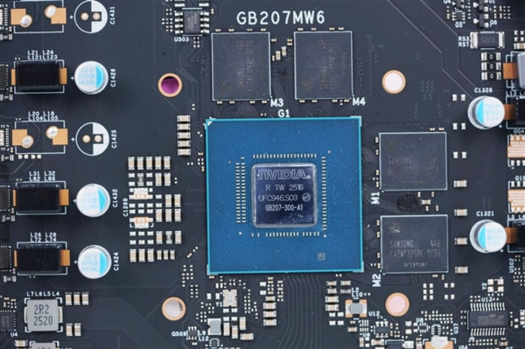 橘白小清新!七彩虹COLORFIRE RTX 5050 MEOW橘影橙DUO OC图赏