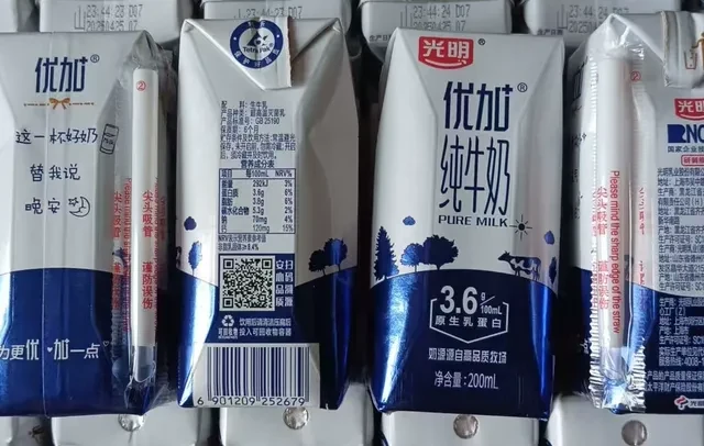光明优加纯牛奶：钻石装里的 3.6g 乳蛋白，是全家的营养默契
