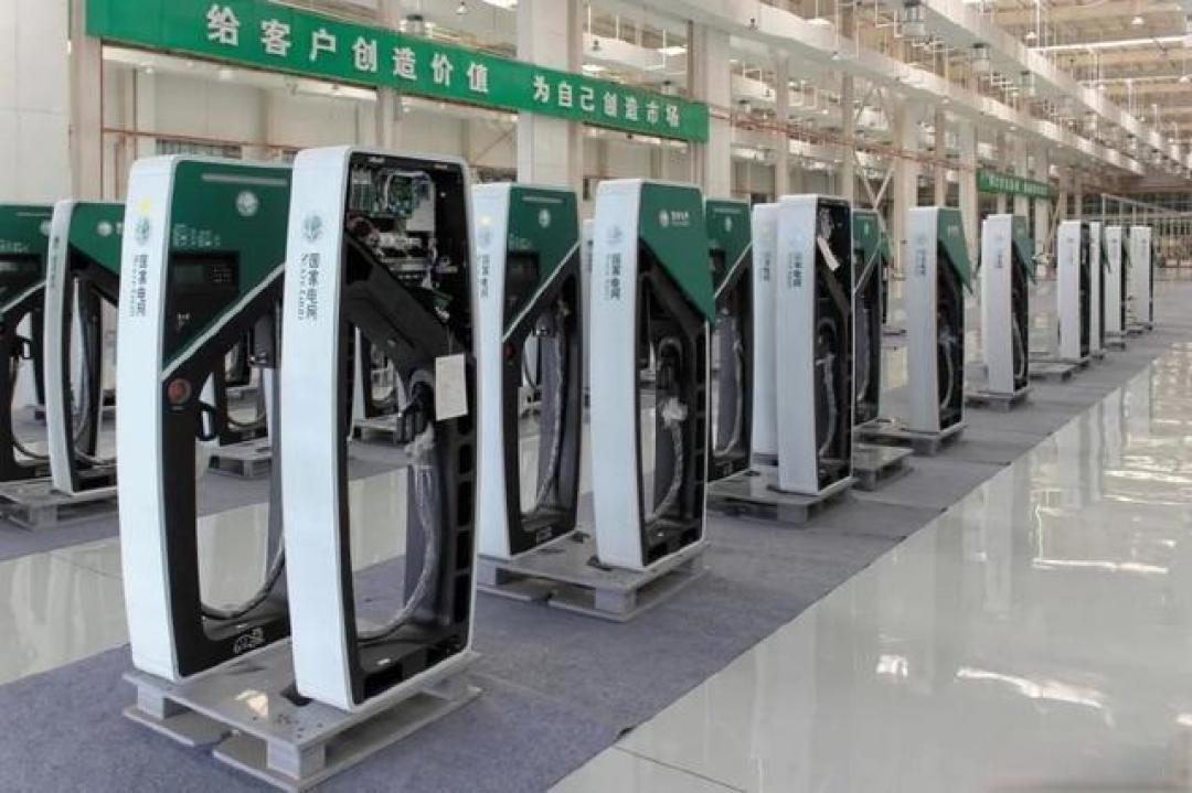 新能源超充竞赛升级:滴滴1600kW液冷桩领衔车企竞逐兆瓦快充新时代