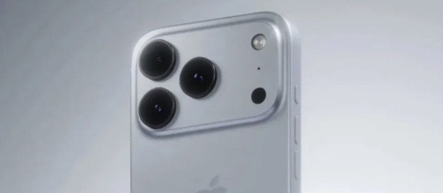 iPhone 17  真机细节全曝光！横向相机条 + Logo 下移