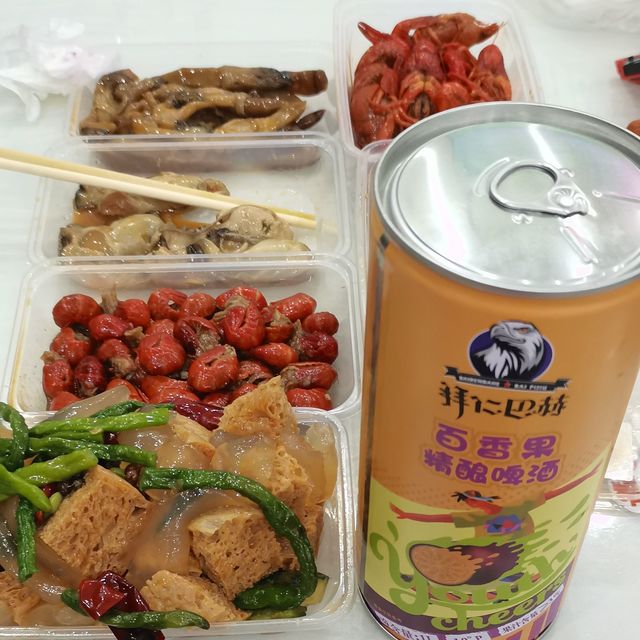 小龙虾、凉菜与冰啤：给生活按下片刻放空键》