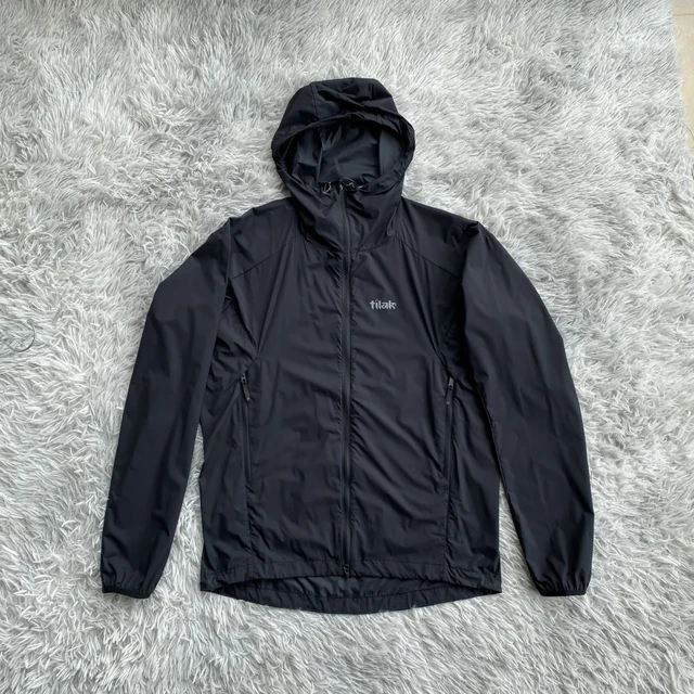 不想跟风买始祖鸟？这件防晒衣低调又能打