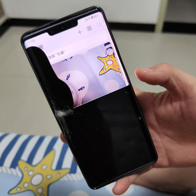 华为Mate30pro，不到100元更换屏幕总成，还能在战三年！
