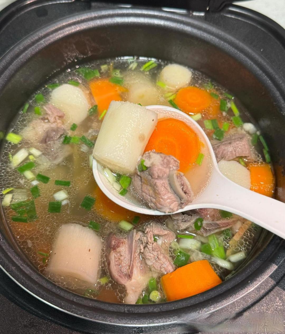 炎夏懒人救星！电饭煲解锁无油烟料理的十二时辰
