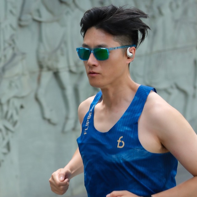 你戴过跑步不会掉的挂耳式耳机吗？