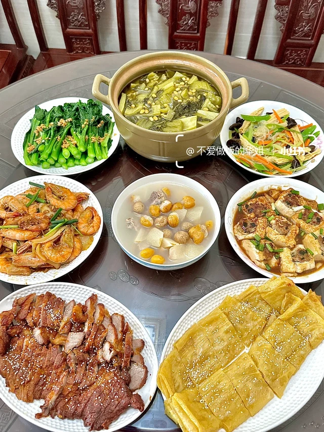 潮汕一家八口的晚餐