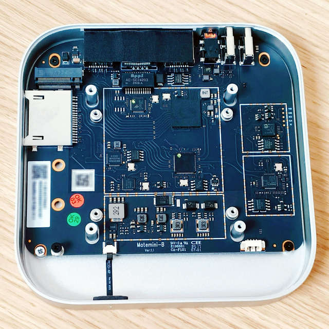零刻Mate mini扩容提速，轻松超越Mac mini M4内置硬盘读写速度！