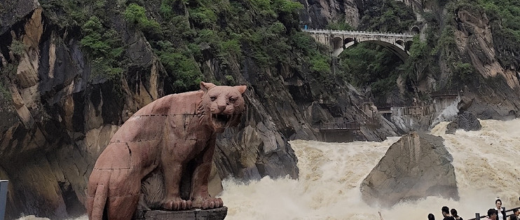 虎跳峡旅游攻略：探索峡谷深处